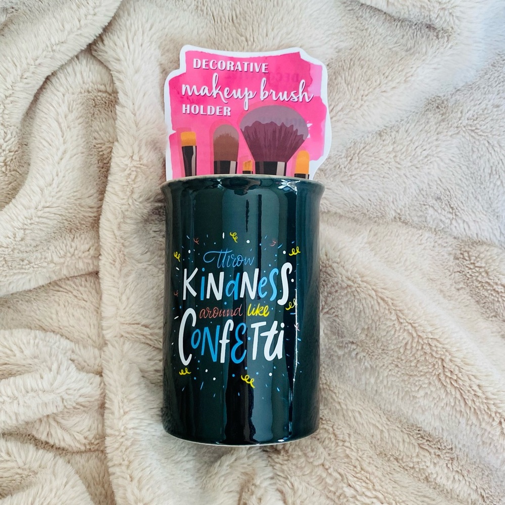 🎉HP🎉 Throw Kindness around like confetti 🎉